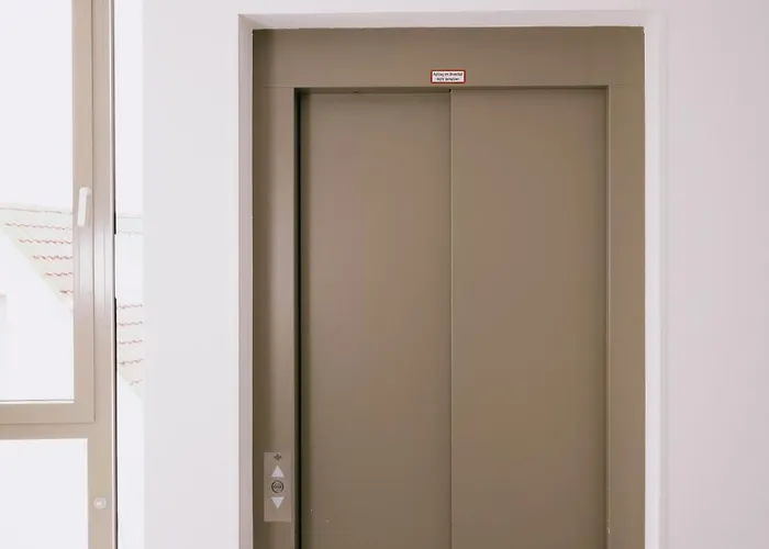 酒店 深兹穗纳餐厅酒店