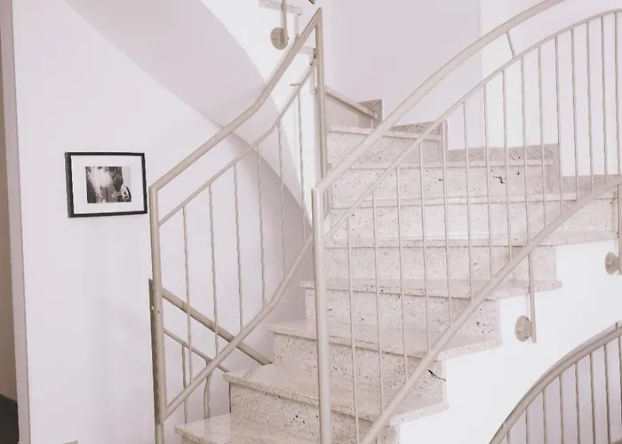 深兹穗纳餐厅酒店 酒店 3*