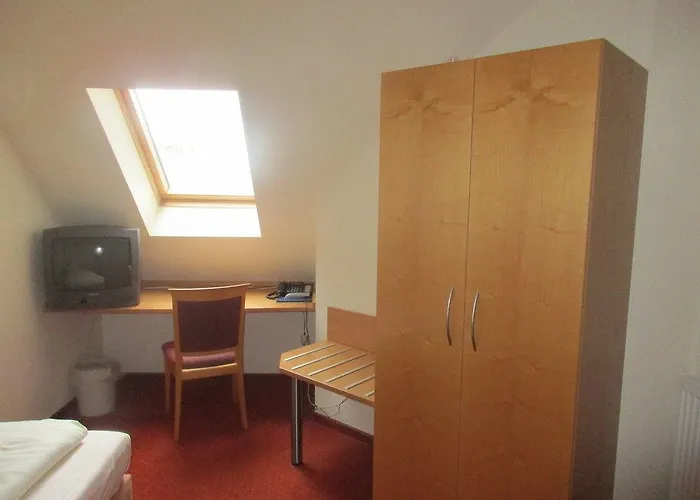 深兹穗纳餐厅酒店 酒店