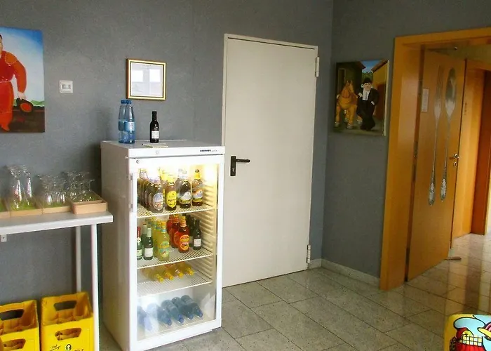 深兹穗纳餐厅酒店 酒店 3*